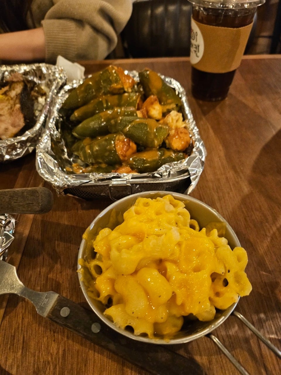 Mac and cheese and bacon-wrapped jalapeño poppers at Sunday Best, Southern BBQ restaurant near Wangsimni Station and Hanyang University in Seoul